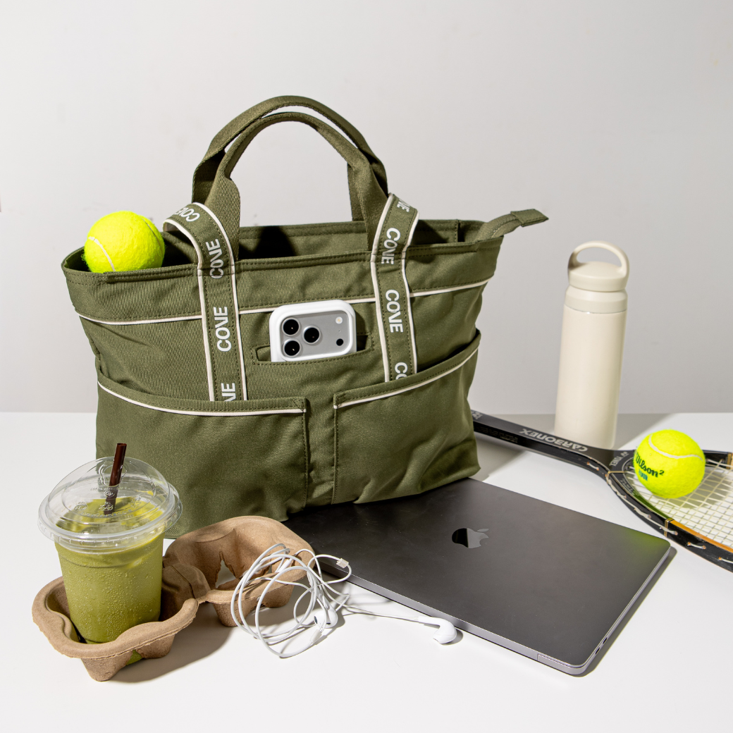 กระเป๋า Daytrip Laptop Tote รุ่น Court Culture 