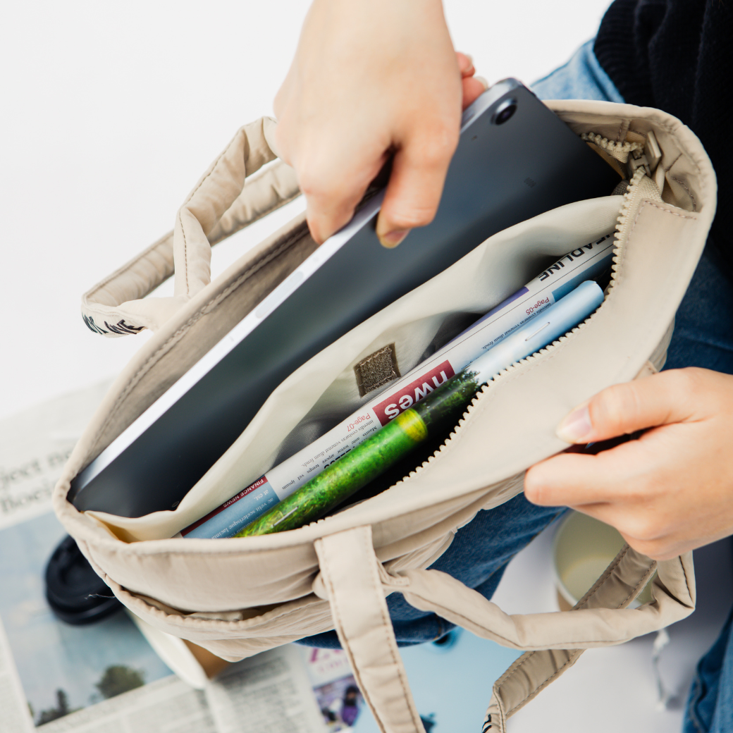 Puffy Minitrip Tote - รองรับ Tablet 11 นิ้ว