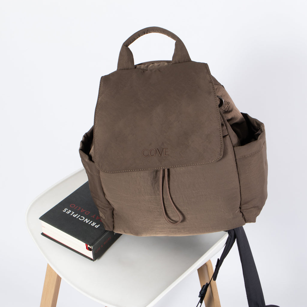 กระเป๋าเป้ WorkAway Backpack -  รองรับ Laptop 15 นิ้ว