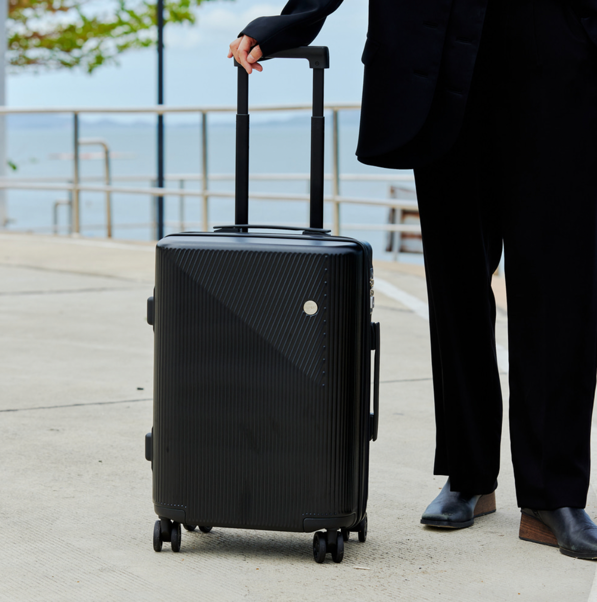 MaxMotion Expandable กระเป๋าเดินทางโครงซิป ขยายได้