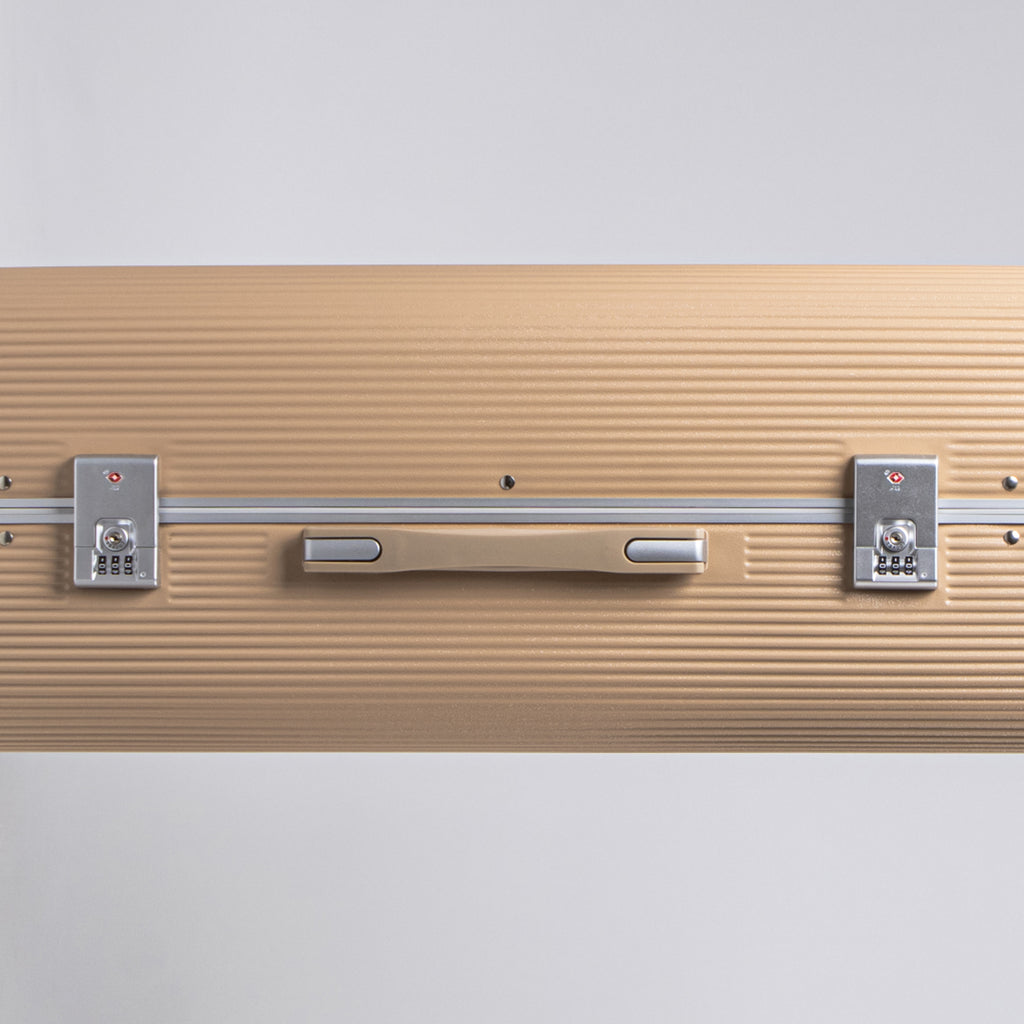 Quartz V.2 Aluminum frame Luggage กระเป๋าเดินทางโครงอลูมิเนียม