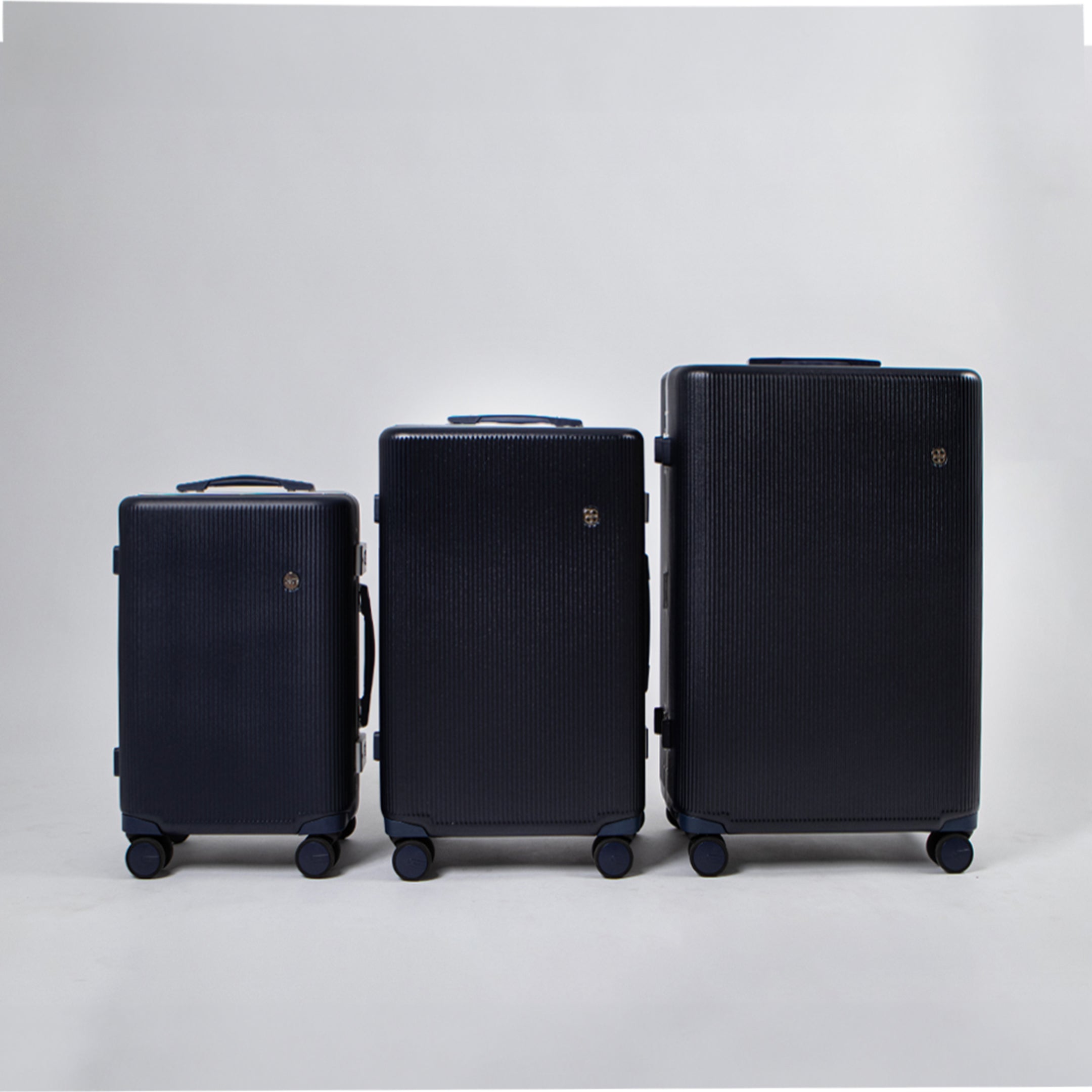 Quartz V.2 Aluminum frame Luggage กระเป๋าเดินทางโครงอลูมิเนียม